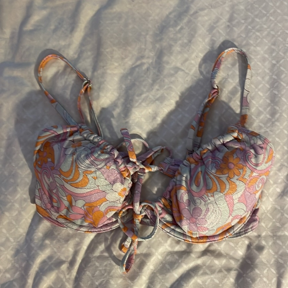 hollister bikini top and bottom - Picture 2 of 6